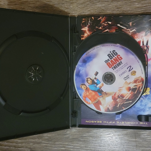 The Big Bang Theory lot of dvds and Blue Ray discs - Picture 10 of 10